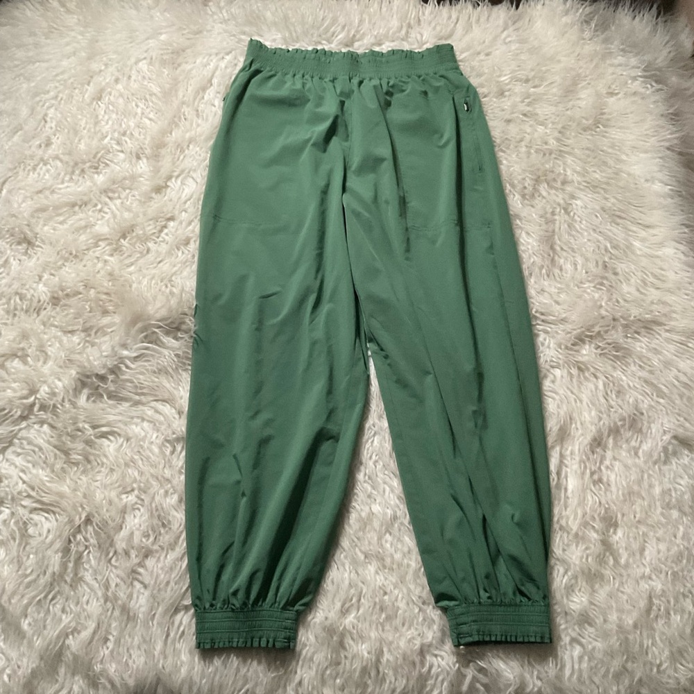 Athleta Savannah Jogger in Vineyard Green - Picture 2 of 5